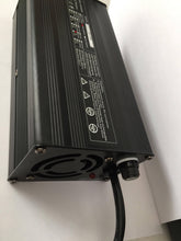 Charger l'image dans la visionneuse de la galerie, Chargeur rapide Dualtron - 67,2V 5A - PIE TECHNOLOGIE