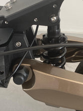 Cargue la imagen en el visor de la galería, trottinette electrique speedtrott brz rx suspension arriere