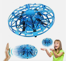 Laden Sie das Bild in den Betrachter der Galerie, UFOMax - Le mini drone ludique et ultra amusant
