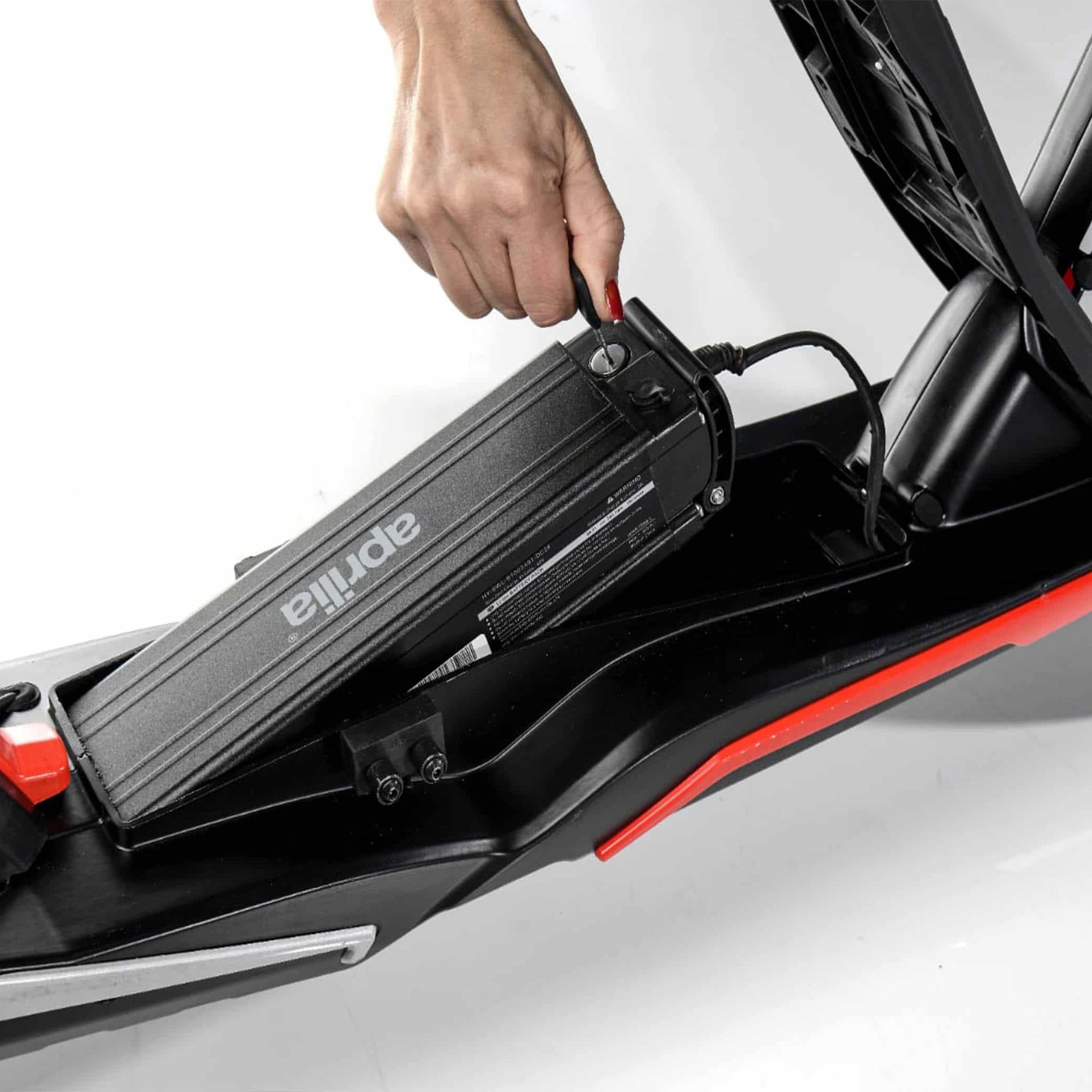 GO SOLID! Chargeur Compatible avec Aprilia eSR2-42V 2A GO SOLID! Chargeur Compatible avec Aprilia eSR2-42V 2A