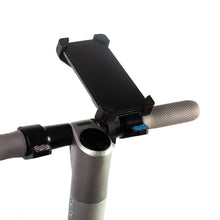 Charger l&#39;image dans la visionneuse de la galerie, support smartphone pour trottinette position portrait
